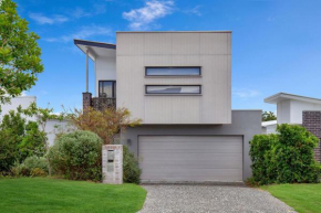KozyGuru Coomera Kozy 4 Bed Free Parking